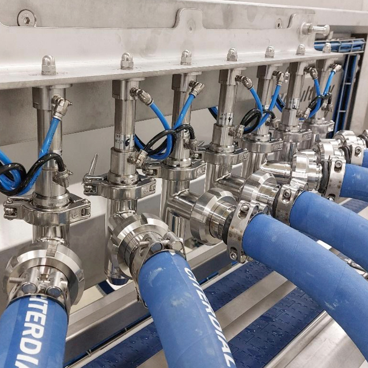 kometos-pumppuannostelija